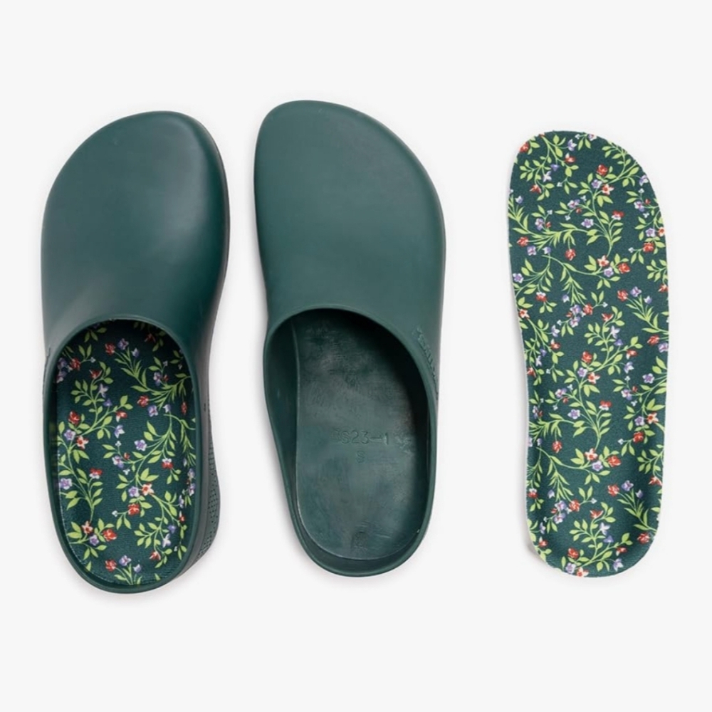 MUK LUKS women's garden Green clogs